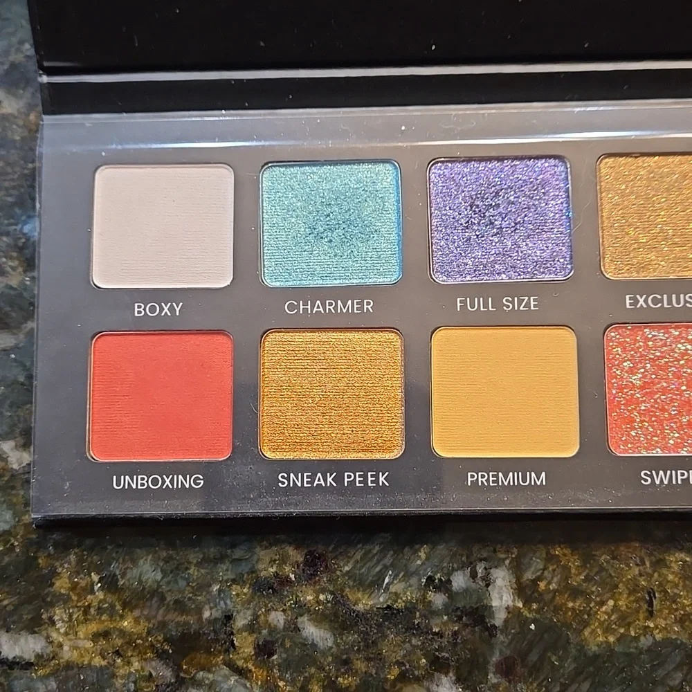 Boxy Charm | Hello, Charmer! Eyeshadow Palette- 12 Colors